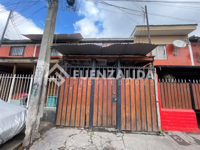 Casa en venta de 3 dorm. en La Pintana