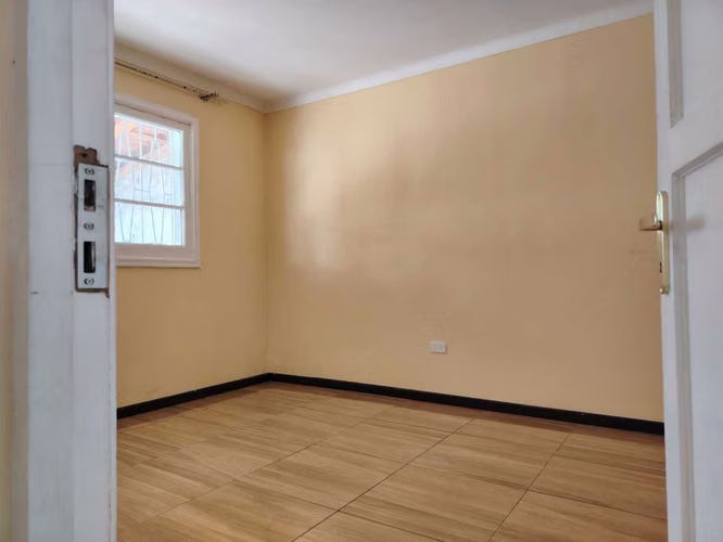 SE ARRIENDA AMPLIA CASA EN SECTOR TRANQUILO (180968) - Imagen 12