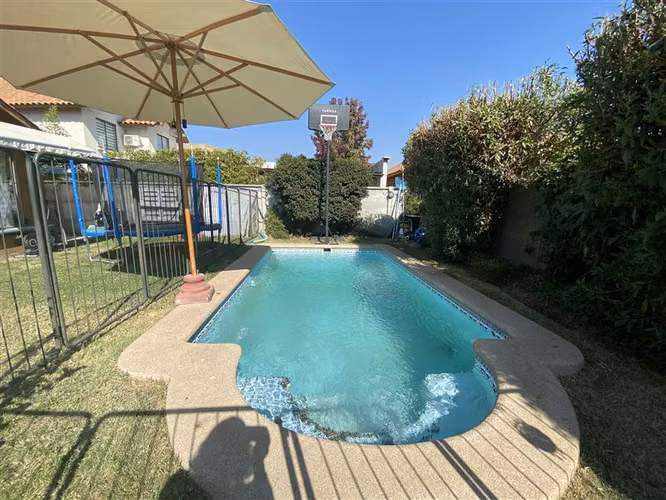 Casa en venta en Peñalolén 4D/ 4B/ Piscina - Imagen 24