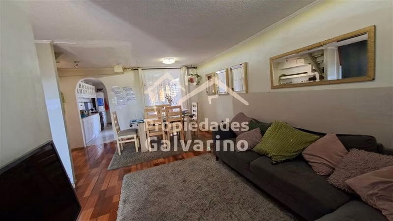 Casa en venta en Peñaflor: Conectividad y seguridad