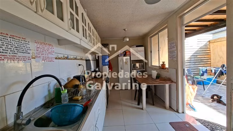 Casa en venta en Peñaflor: Conectividad y seguridad