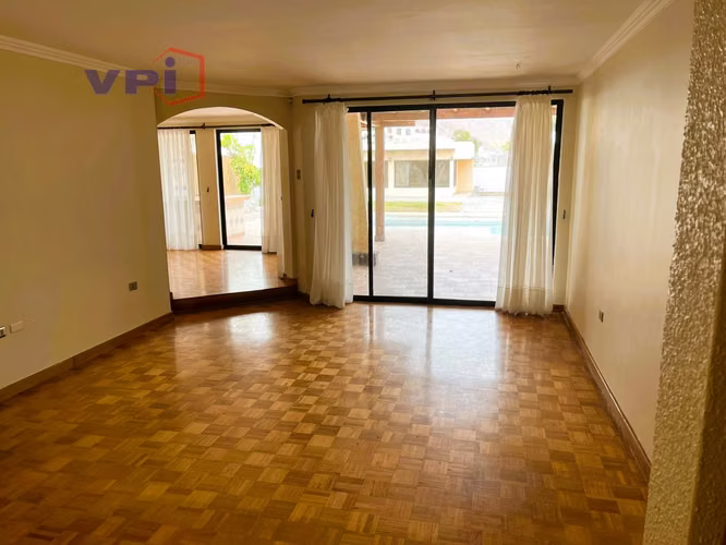 Amplia y Exclusiva Propiedad en Venta en Jardines del Sur - Imagen 4