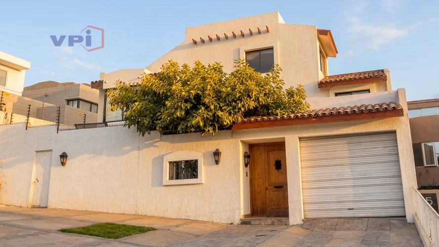 Amplia y Exclusiva Propiedad en Venta en Jardines del Sur