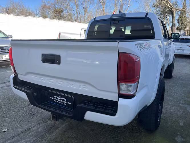 TOYOTA TACOMA DCAB SPORT TRD 3.5 AT AÑO 2016 - Imagen 5