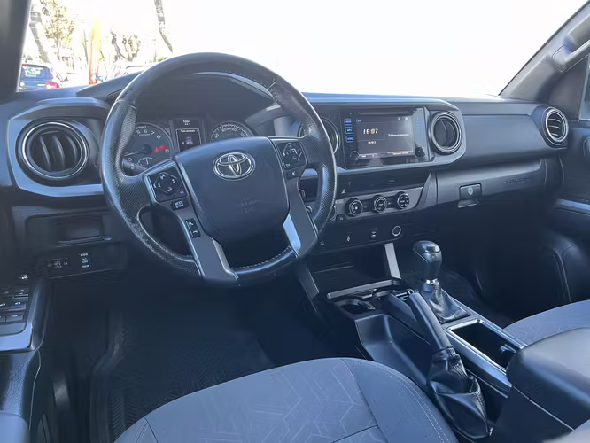 TOYOTA TACOMA DCAB SPORT TRD 3.5 AT AÑO 2016 - Imagen 18