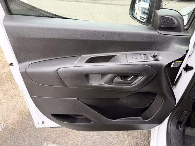 PEUGEOT PARTNER 2025 - Imagen 9
