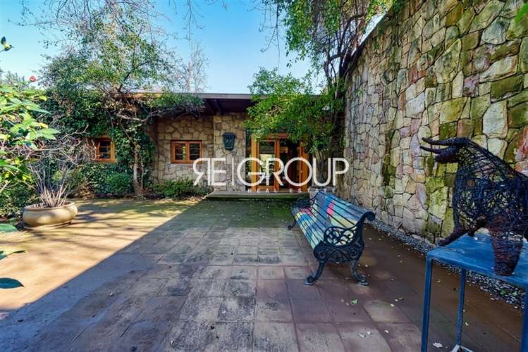 Casa en venta de 4 dorm. en Lo Barnechea - Imagen 2