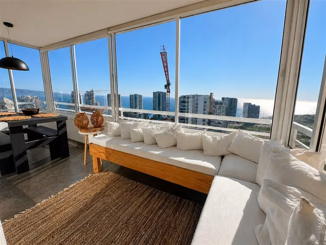 Gran Departamento en venta. 4 dorm. en Concón