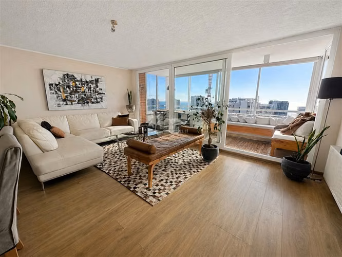 Gran Departamento en venta. 4 dorm. en Concón