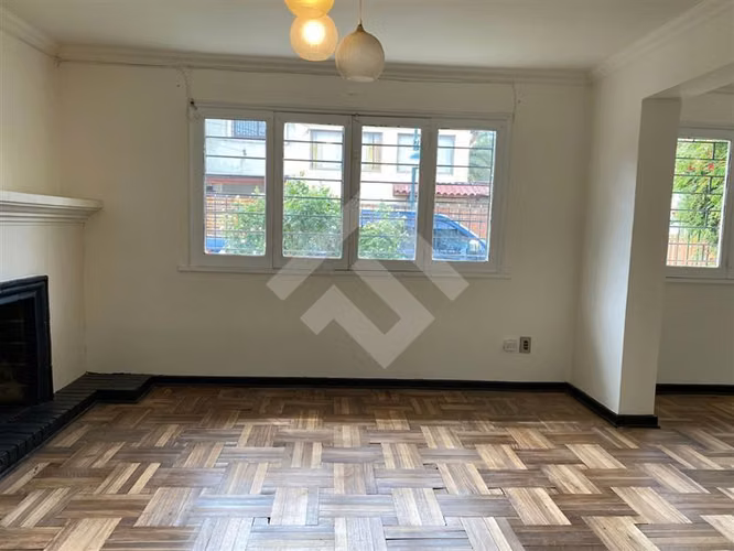 Casa en arriendo 3 dorm, 1 baño, en Ñuñoa.
