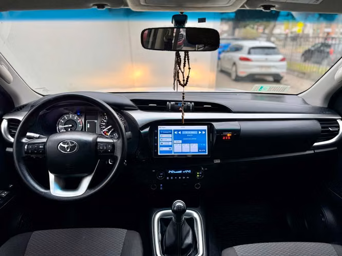 TOYOTA HILUX 4X2 2.7 MT SR GASOLINA - 2022 | 2864 - Imagen 20
