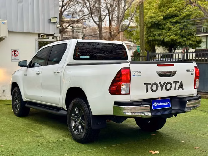 TOYOTA HILUX 4X2 2.7 MT SR GASOLINA - 2022 | 2864 - Imagen 5
