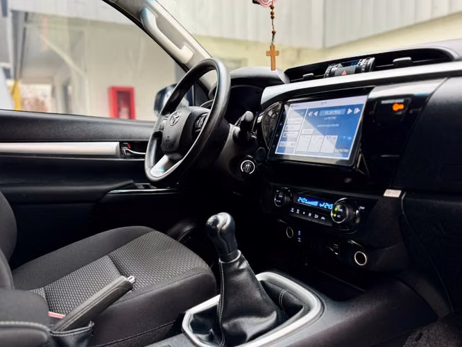 TOYOTA HILUX 4X2 2.7 MT SR GASOLINA - 2022 | 2864 - Imagen 16