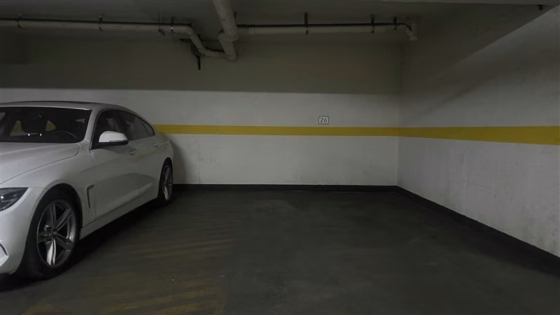 Oportunidad venta estacionamiento subterráneo-Edif. Com/hab.