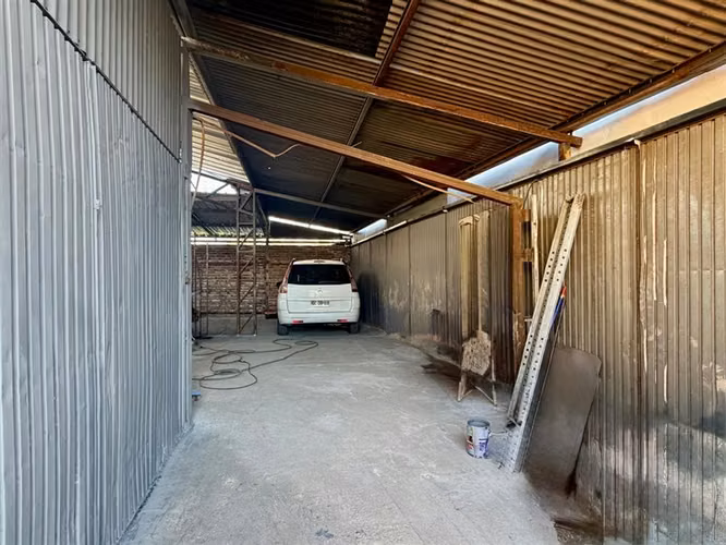 Galpón de 200 m en Arriendo Oficina y Baño en Puente Alto