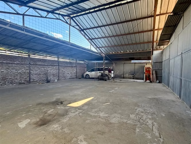Galpón de 200 m en Arriendo Oficina y Baño en Puente Alto