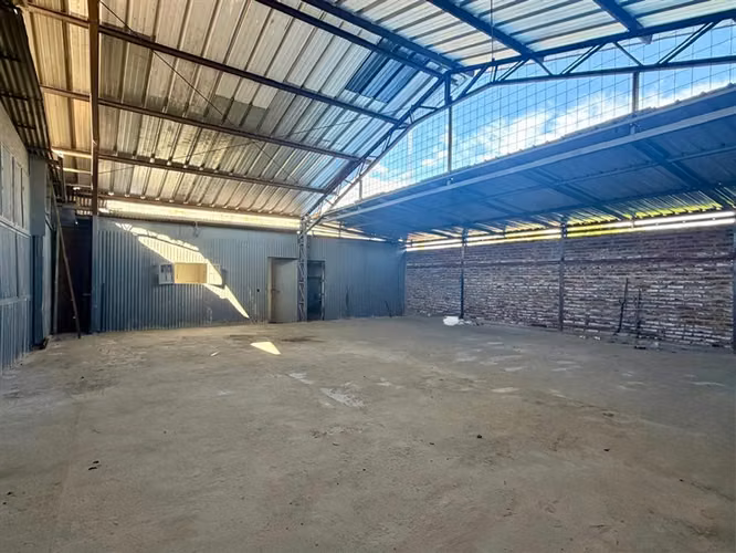 Galpón de 200 m en Arriendo Oficina y Baño en Puente Alto - Imagen 2