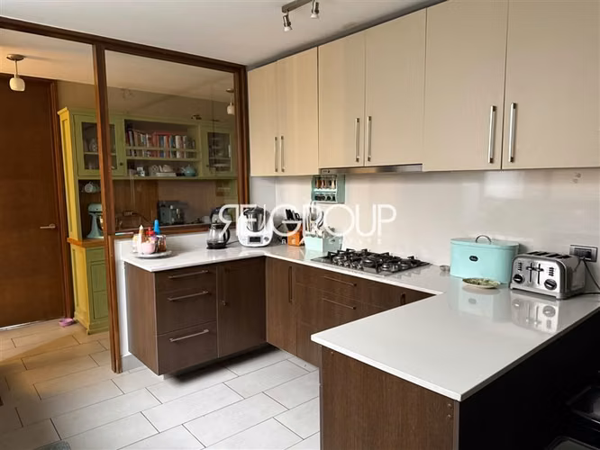 Casa en venta de 4 dorm. en Lo Barnechea