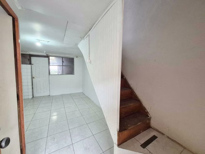 Acogedora Casa 2 Pisos con Patio y Jardín (181009) - Imagen 9