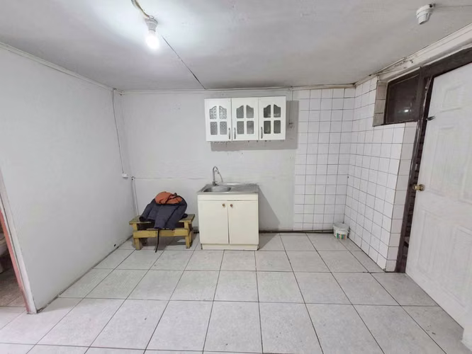 Acogedora Casa 2 Pisos con Patio y Jardín (181009) - Imagen 8
