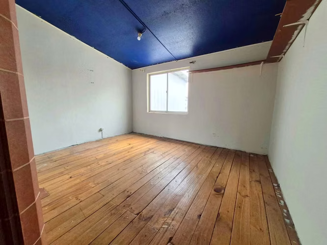 Acogedora Casa 2 Pisos con Patio y Jardín (181009) - Imagen 16