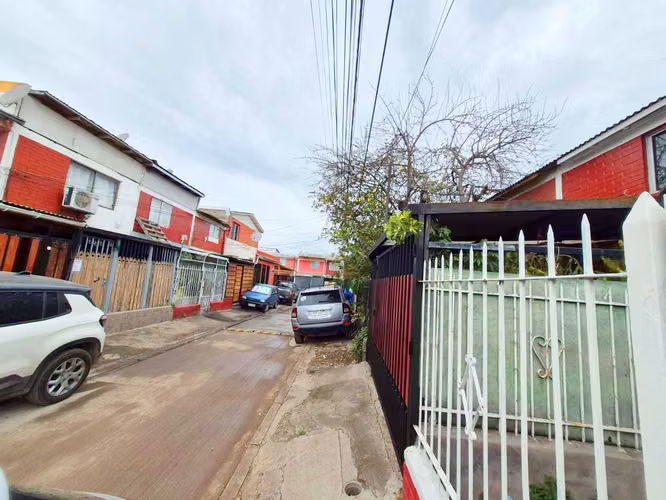 Acogedora Casa 2 Pisos con Patio y Jardín (181009) - Imagen 22