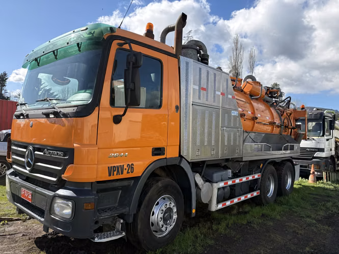 Camión Combinado  Mercedes Benz Actros 2644