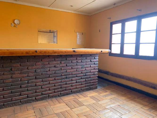 Propiedad comercial con gran estacionamiento en San Felipe