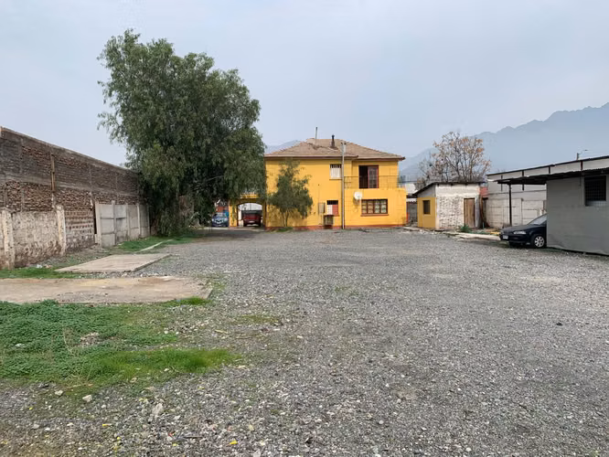 Propiedad comercial con gran estacionamiento en San Felipe