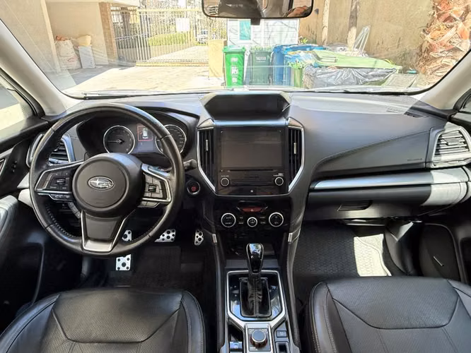 Subaru Forester limited 2019 2.0