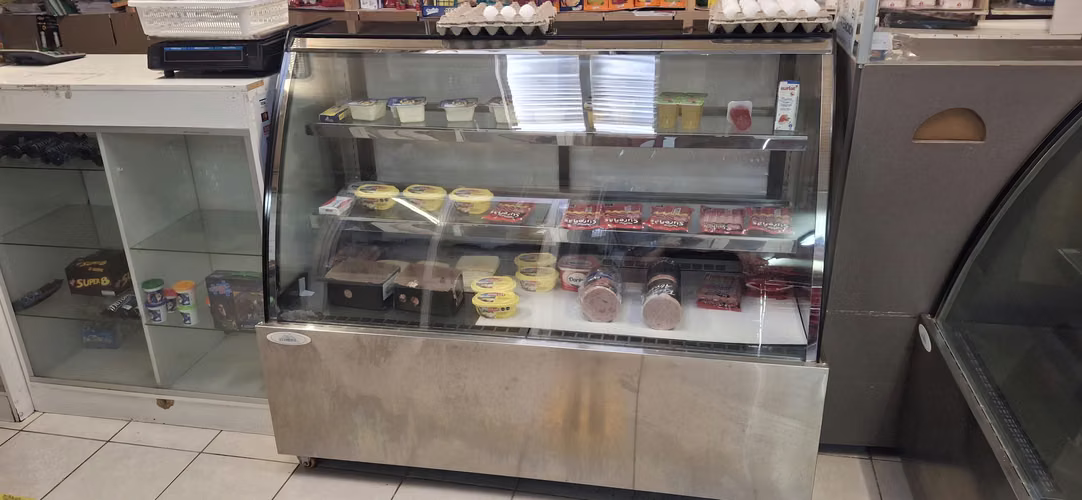 Venta maquinas, vitrinas, muebles para almacén, bazar, minimarket