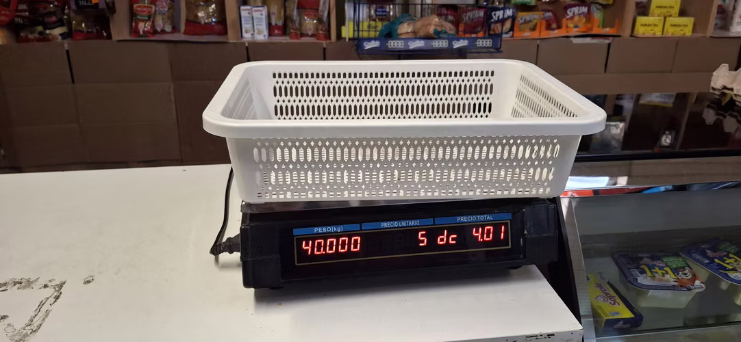 Venta maquinas, vitrinas, muebles para almacén, bazar, minimarket