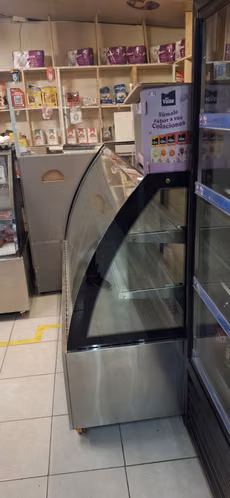 Venta maquinas, vitrinas, muebles para almacén, bazar, minimarket