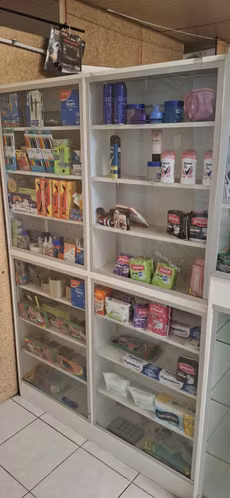 Venta maquinas, vitrinas, muebles para almacén, bazar, minimarket
