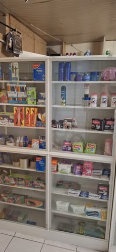 Venta maquinas, vitrinas, muebles para almacén, bazar, minimarket