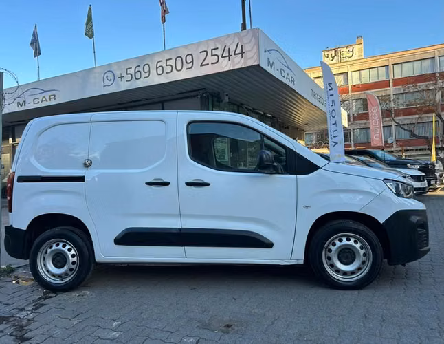 PEUGEOT PARTNER HDI 92 L1 1.6 - 2023 | 4436 - Imagen 8