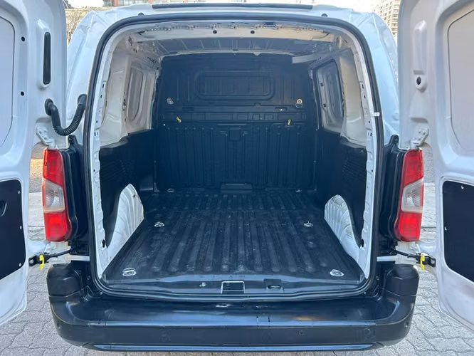 PEUGEOT PARTNER HDI 92 L1 1.6 - 2023 | 4436 - Imagen 19