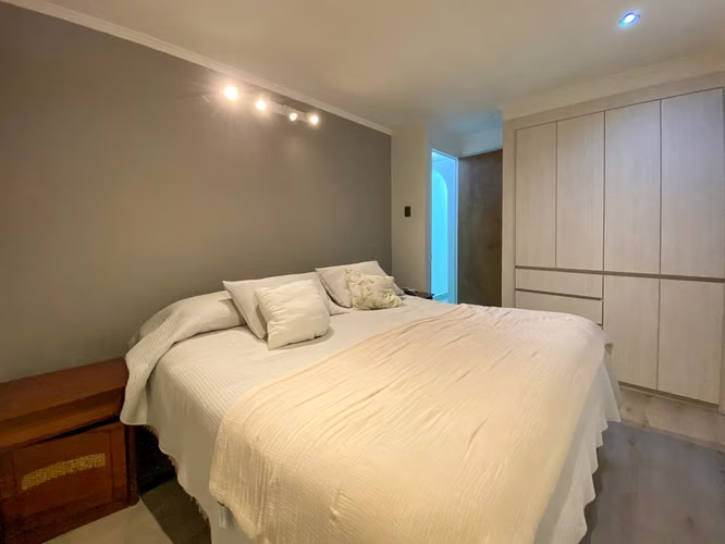 Casa 5D y 2B. La Florida, Pasaje Niebla. Villa Sumar. 275 m² Terreno/Frente a Parque