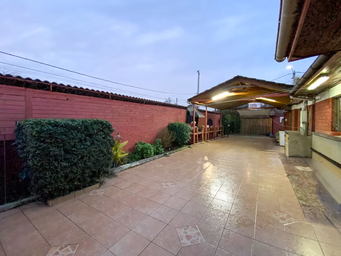 Casa 5D y 2B. La Florida, Pasaje Niebla. Villa Sumar. 275 m² Terreno/Frente a Parque