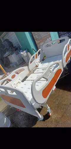 Catre clinico eléctrico