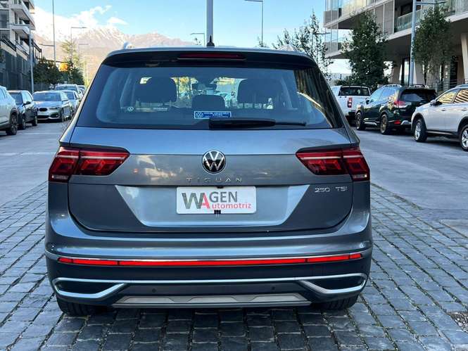 VOLKSWAGEN TIGUAN HIGHLINE 1.4 TSI 2022 - Imagen 5