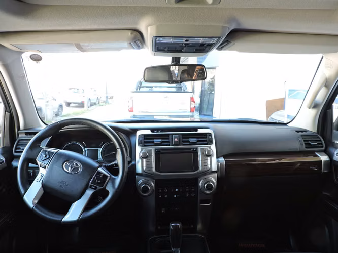 TOYOTA 4 RUNNER 4.0  4X2 2018 - Imagen 9