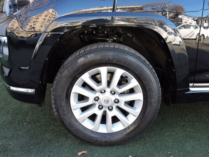 TOYOTA 4 RUNNER 4.0  4X2 2018 - Imagen 3