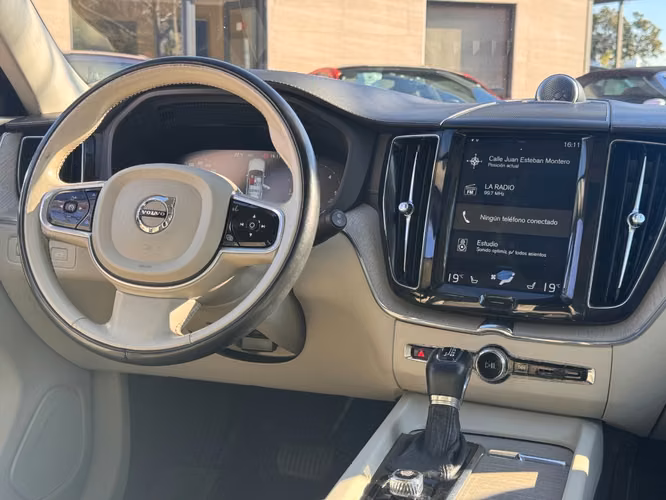 VOLVO XC60 D5 INSCRIPTION 2.0 AT 2018 - Imagen 12