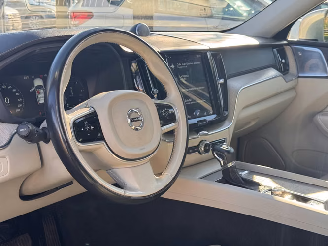VOLVO XC60 D5 INSCRIPTION 2.0 AT 2018 - Imagen 9