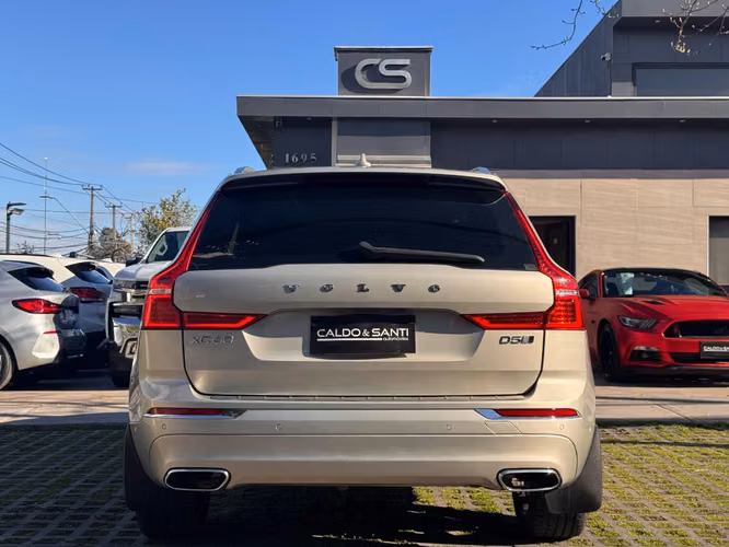VOLVO XC60 D5 INSCRIPTION 2.0 AT 2018 - Imagen 4
