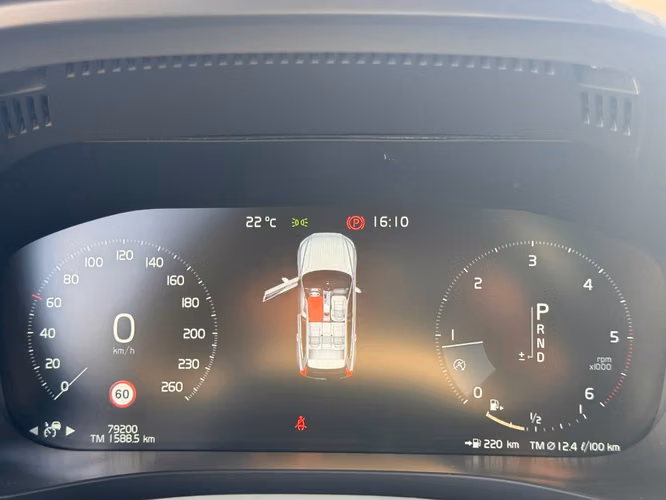 VOLVO XC60 D5 INSCRIPTION 2.0 AT 2018 - Imagen 13