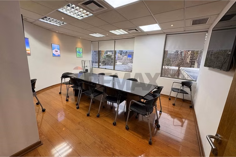 Amplia y moderna oficina corporativa - providencia - Imagen 14