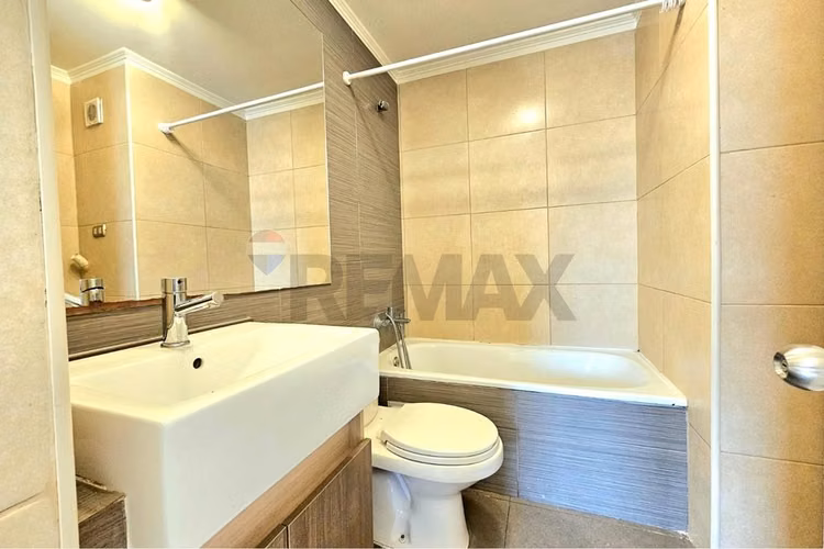 Arriendo - 2 dormitorios con estacionamiento - Imagen 18