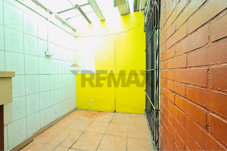 Casa con patio en 95 m2  de terreno - Imagen 11